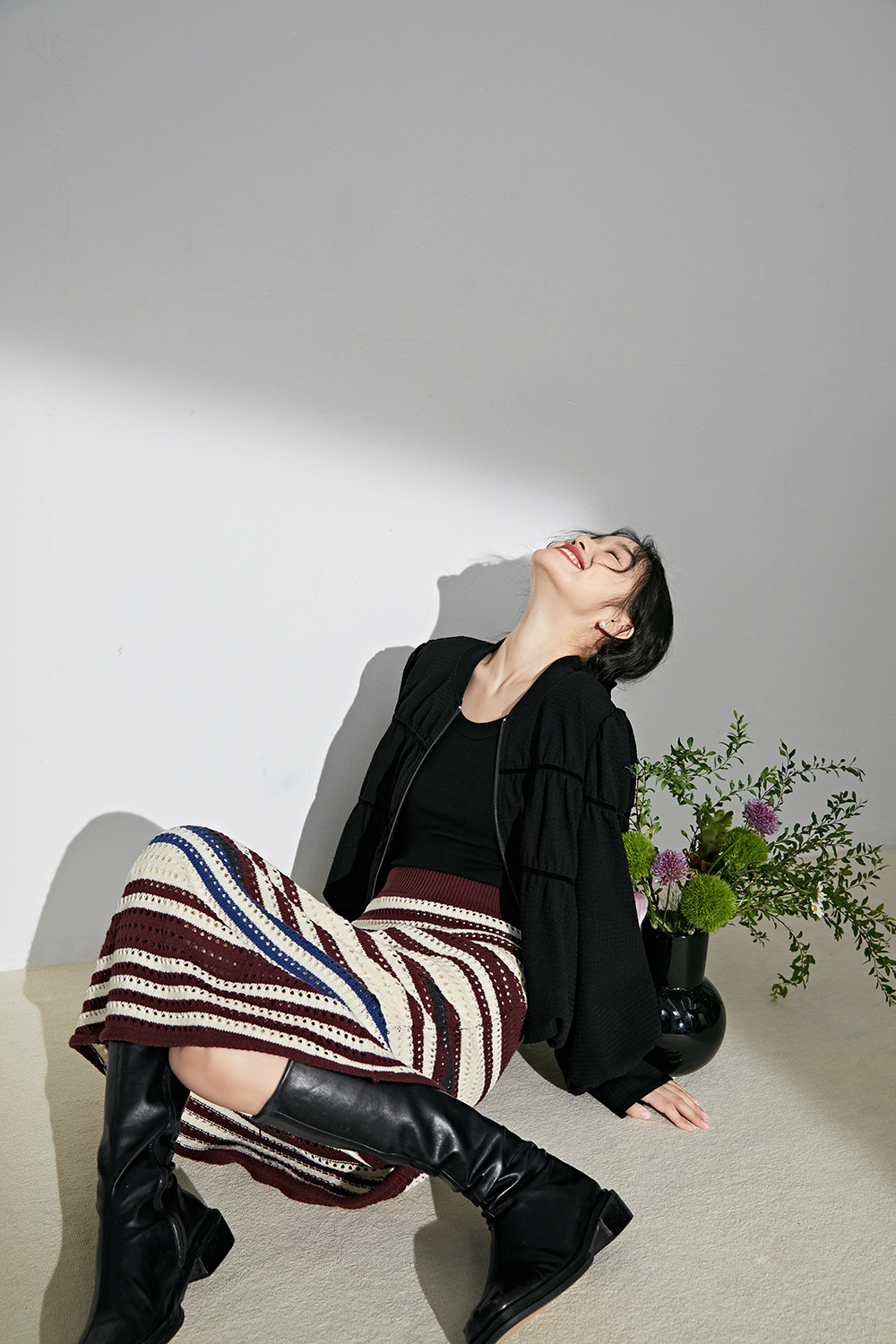 Broad color striped skirt for autumn/winter 2022 new female niche A-line slim hollow knit mid-length skirt