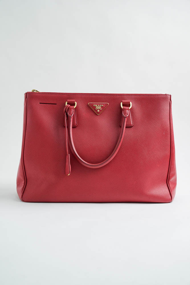 Pre-Loved PD LARGE SAFFIANO LUX DOUBLE ZIP TOTE(FIERY RED)