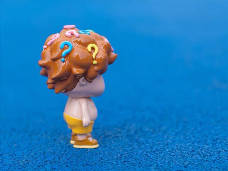 KOMMA "QUESTION BOY"