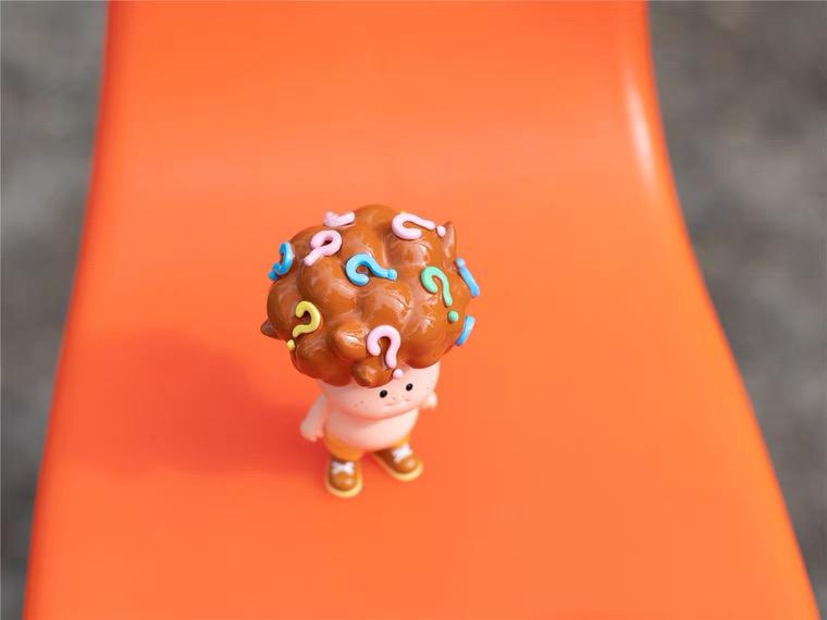 KOMMA "QUESTION BOY"