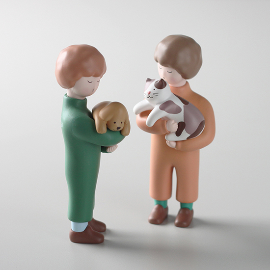CBB Figure 09 Doggy hug