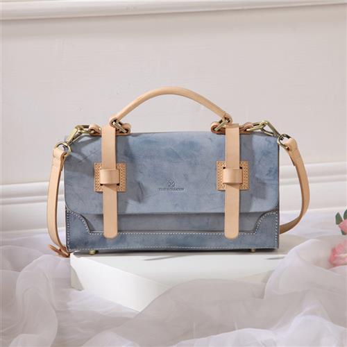 ヴィンテージケンブリッジのショルダーバッグ