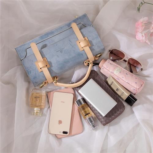 ヴィンテージケンブリッジのショルダーバッグ