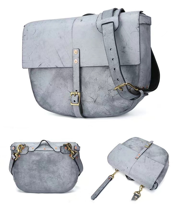 イタリアスモールレザーのワンショルダーバッグ