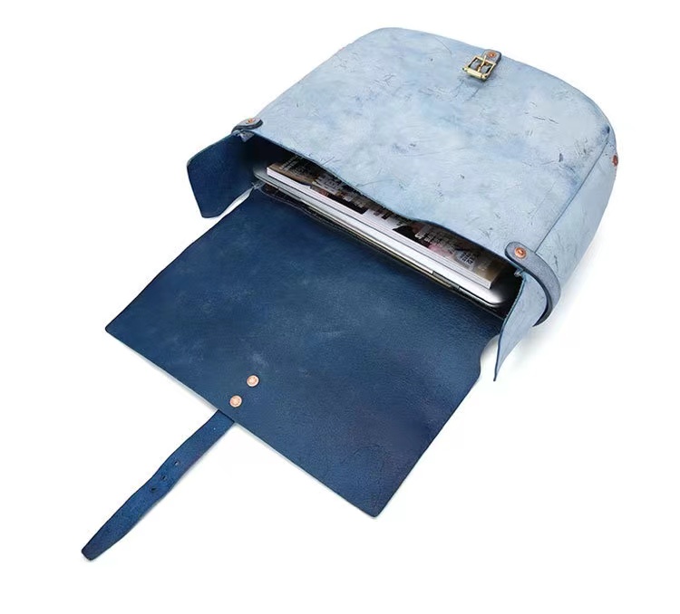 イタリアスモールレザーのワンショルダーバッグ