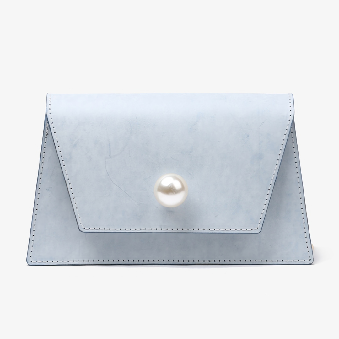 バッグを斜めがけにするワンショルダーバッグ