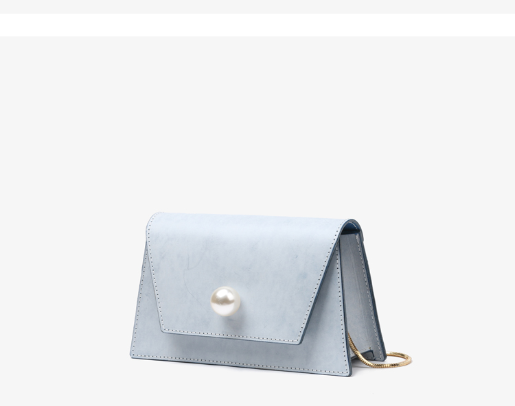 バッグを斜めがけにするワンショルダーバッグ