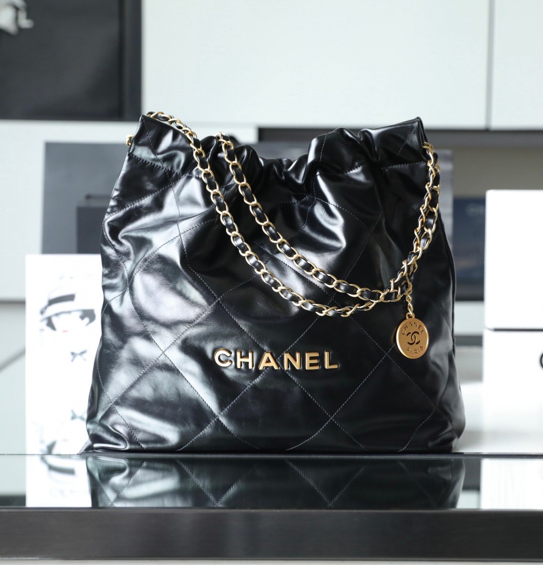【送料無料】通勤からお出かけまで♪【CHANEL】Chanel 22 Handbag