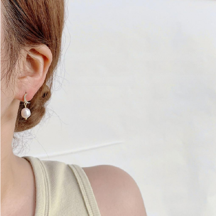 Dreamy Asymmetrical Micro-Encrusted Zircon Earrings With Fresh Water Pearl & 925 Earrings Post