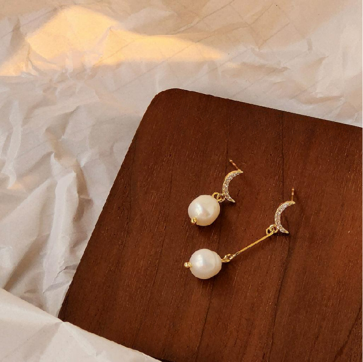 Dreamy Asymmetrical Micro-Encrusted Zircon Earrings With Fresh Water Pearl & 925 Earrings Post