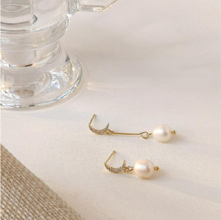 Dreamy Asymmetrical Micro-Encrusted  Zircon Earrings With Fresh Water Pearl & 925 Earrings Post