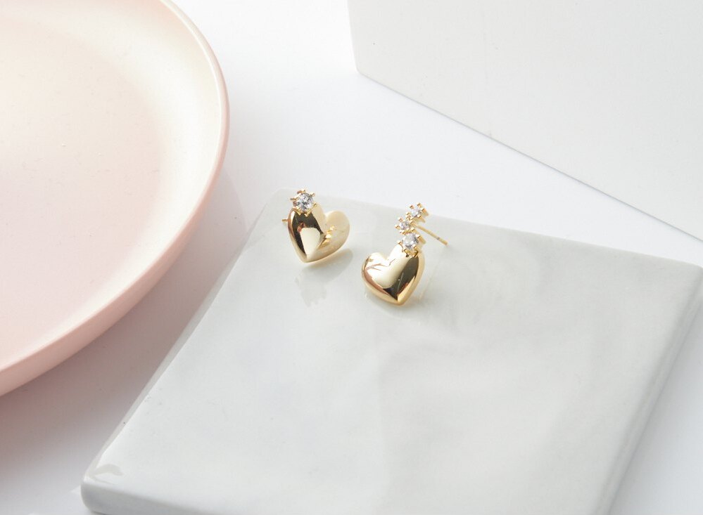 Lovely Heart Earrings with Beautiful Zircon Stones 