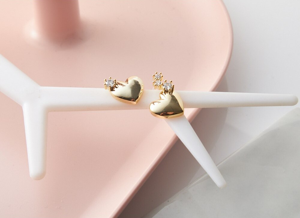 Lovely Heart Earrings with Beautiful Zircon Stones 