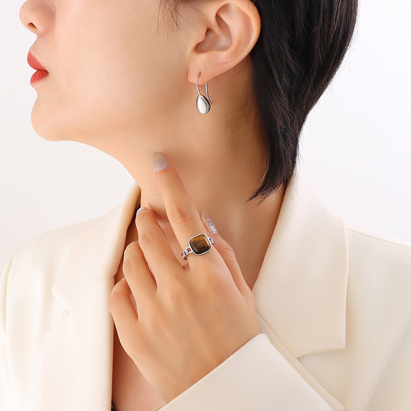 Elegant European Style Minimalist Titanium Steel Water Droplet Earrings