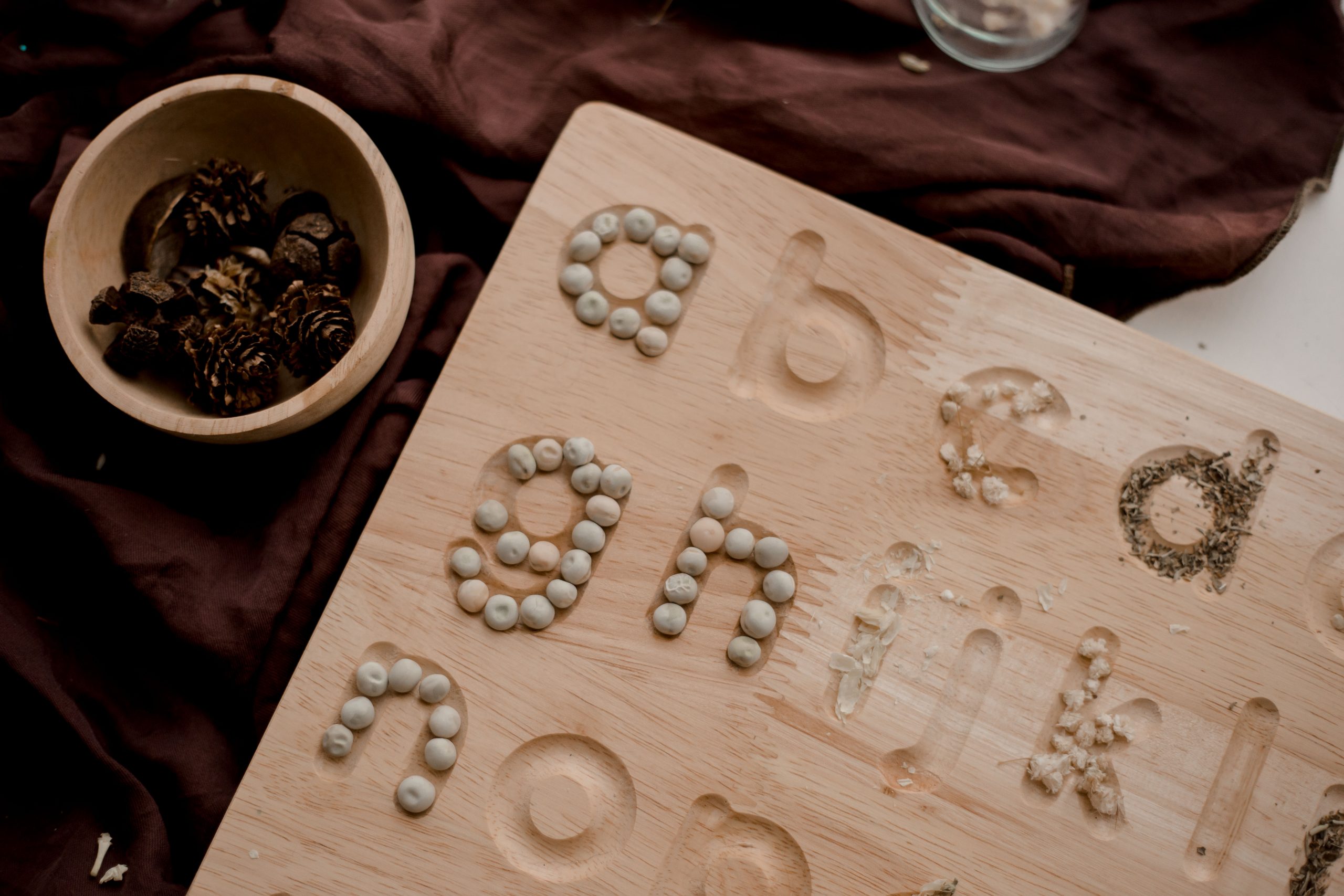 Qtoys Lower Case Letter Tracing Board with Wooden Stylus for Early Literacy