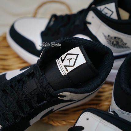 Nike スニーカー ★ナイキ★エアジョーダン1 ミッド "ブラック/ホワイト"(10)