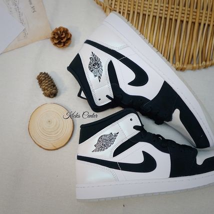 Nike スニーカー ★ナイキ★エアジョーダン1 ミッド "ブラック/ホワイト"(7)