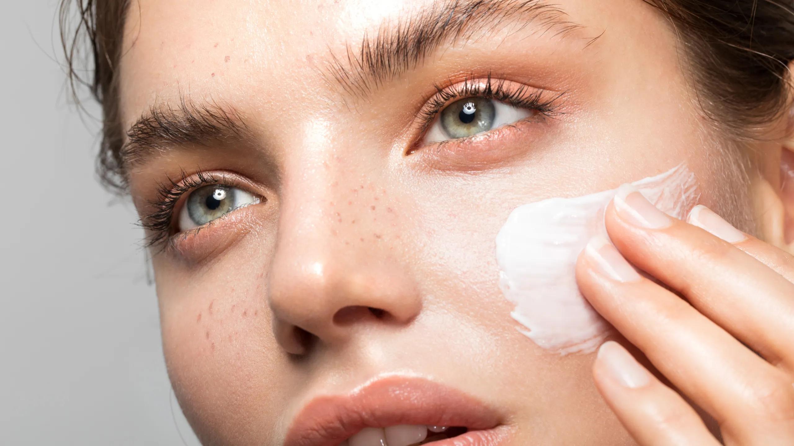 The Best Serums for Hydrating and Plumping Dull, Dehydrated Skin-HAUS