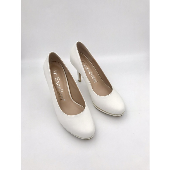 Camila Round Toe Platform Pumps