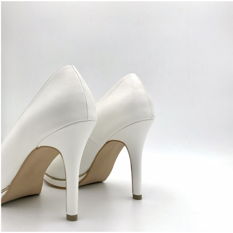 Camila Round Toe Platform Pumps