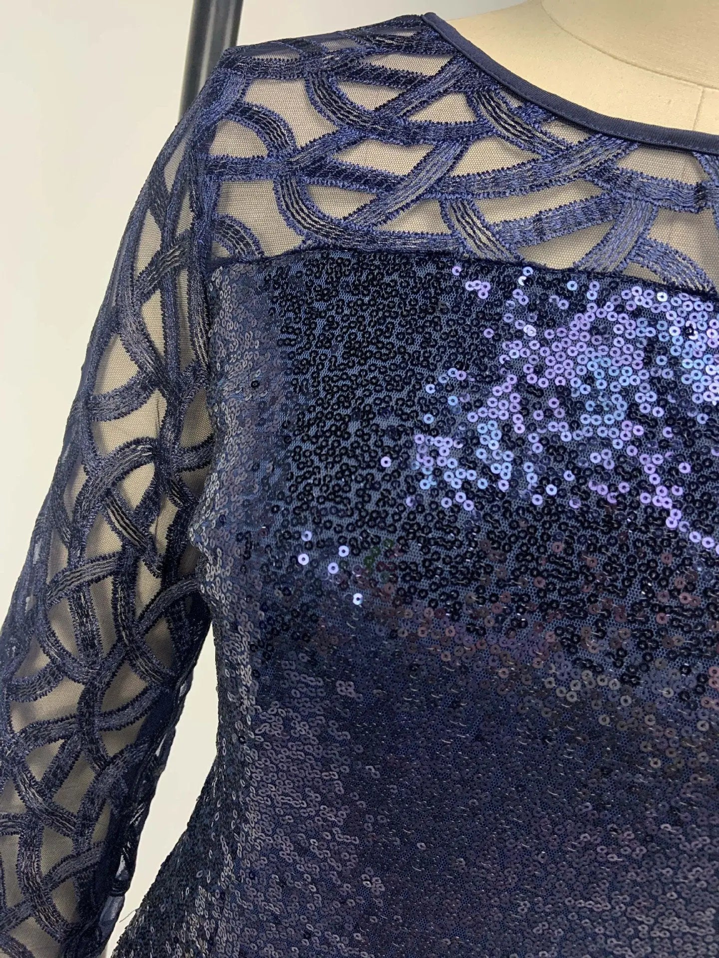 Women's Mesh Lantern Sleeve Sequins Pencil Dress