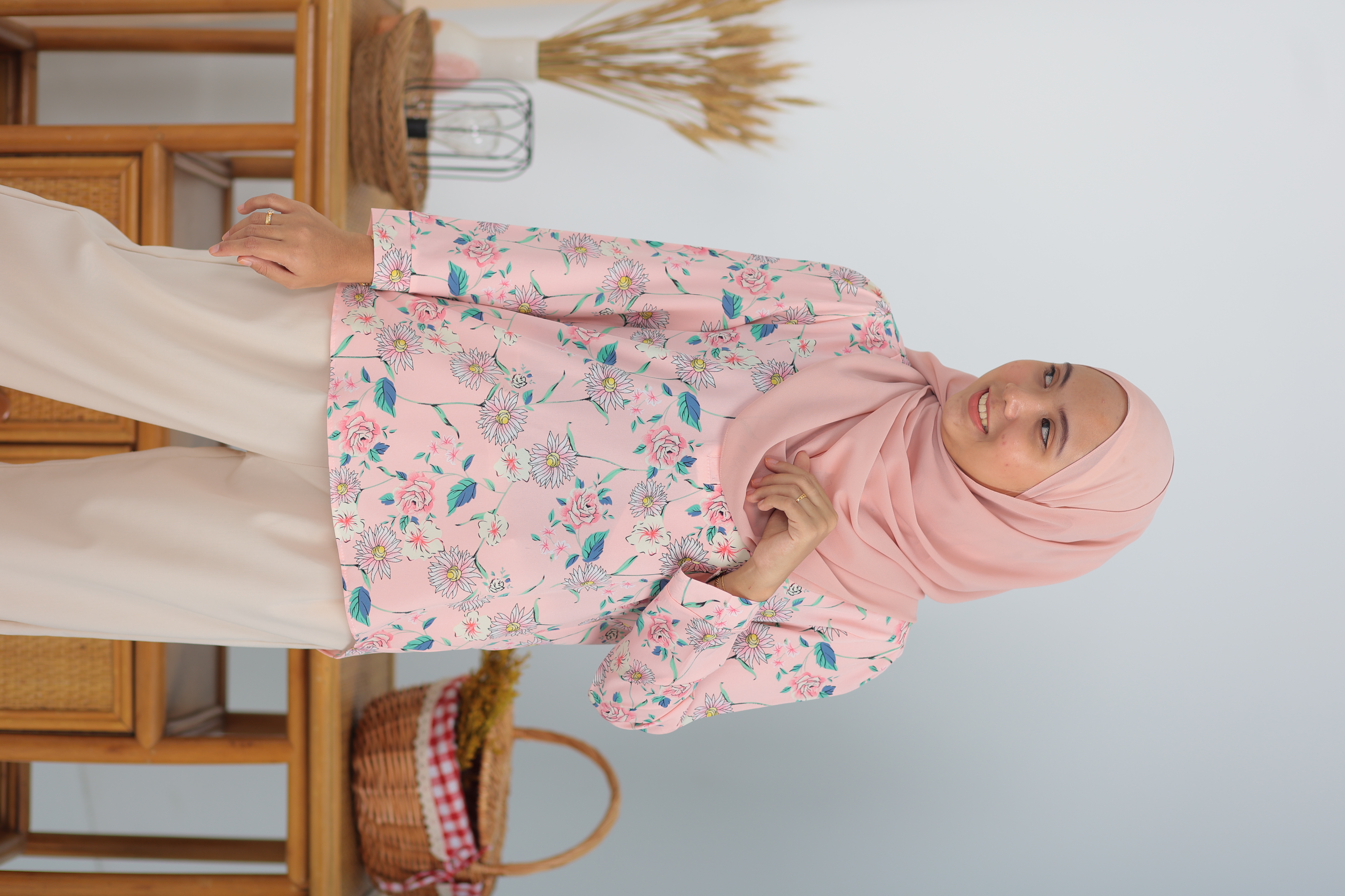 CLAUDIA (SALES RM19)