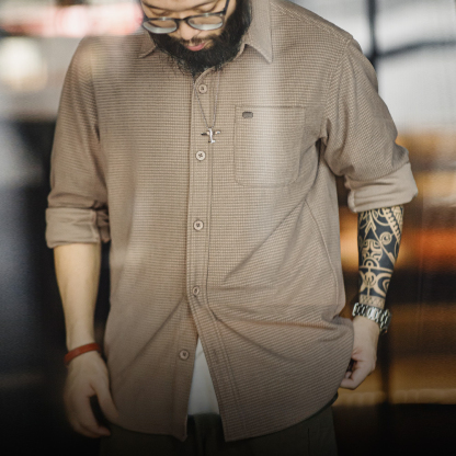 美式復古玉米粒格子襯衫翻領純色休閒鬆弛感長袖襯衣男秋-Retro's Wear