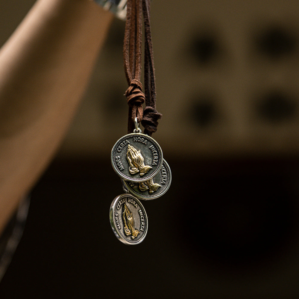 小眾懷舊祈禱之手項鏈男士頸脖掛件飾品個性麂皮吊墜-Retro's Wear