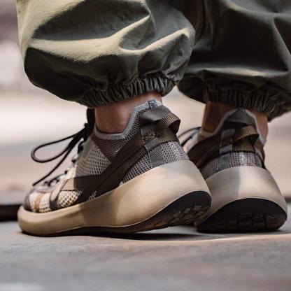 男鞋2022夏季新款透氣飛織鞋潮輕便休閑運動鞋慢跑軟底老爹鞋-Retro's Wear