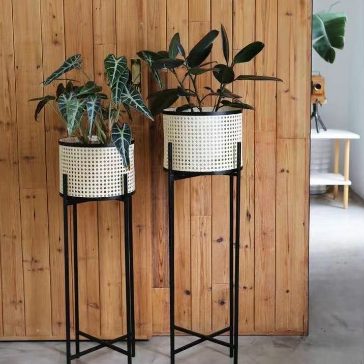 Rattan planter / flower pot stand