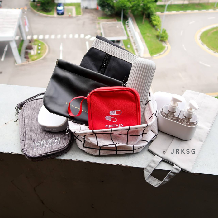 Ultimate Travel Essential Kit - 8pcs Holiday packing check list / vacation / carry on / travelling trips