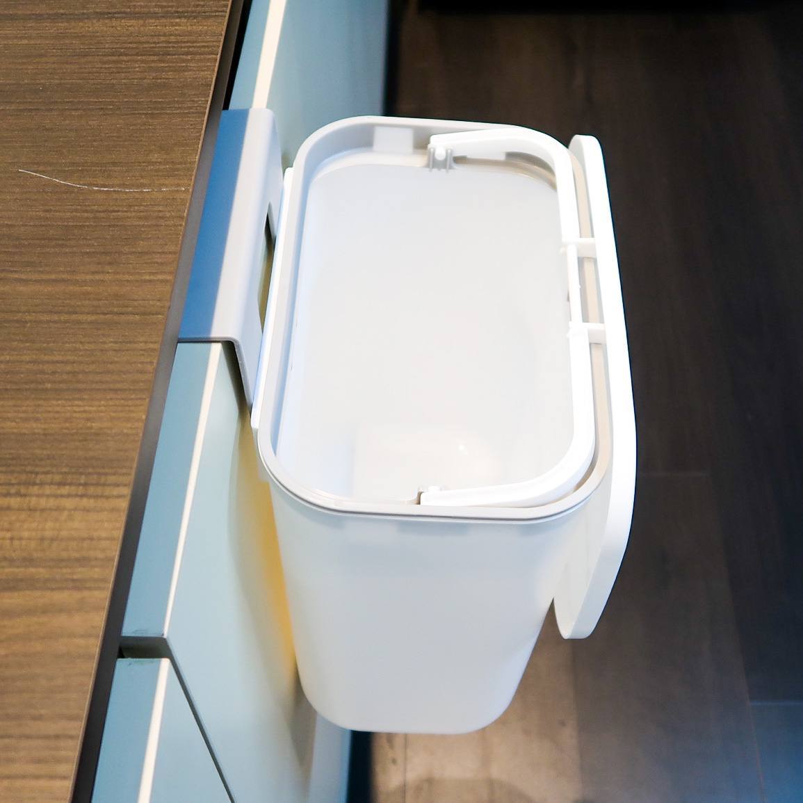 Hanging dustbin for kitchen cabinet door 9L / waste bin / trash bin