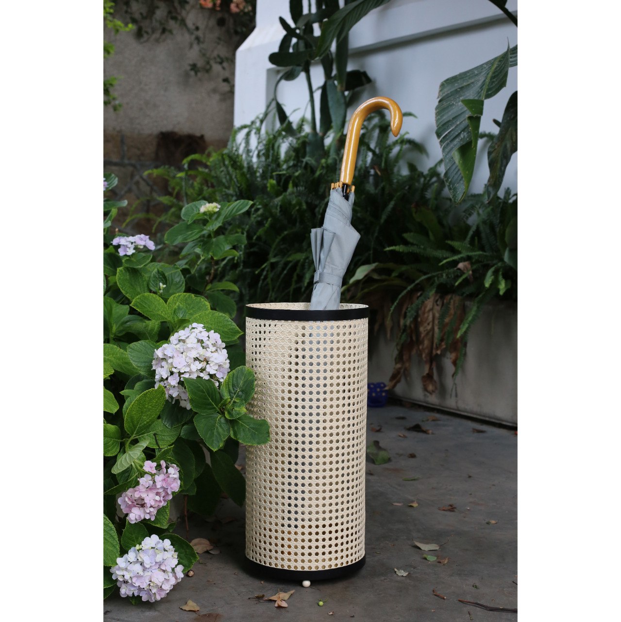 Rattan umbrella organizer holder stand