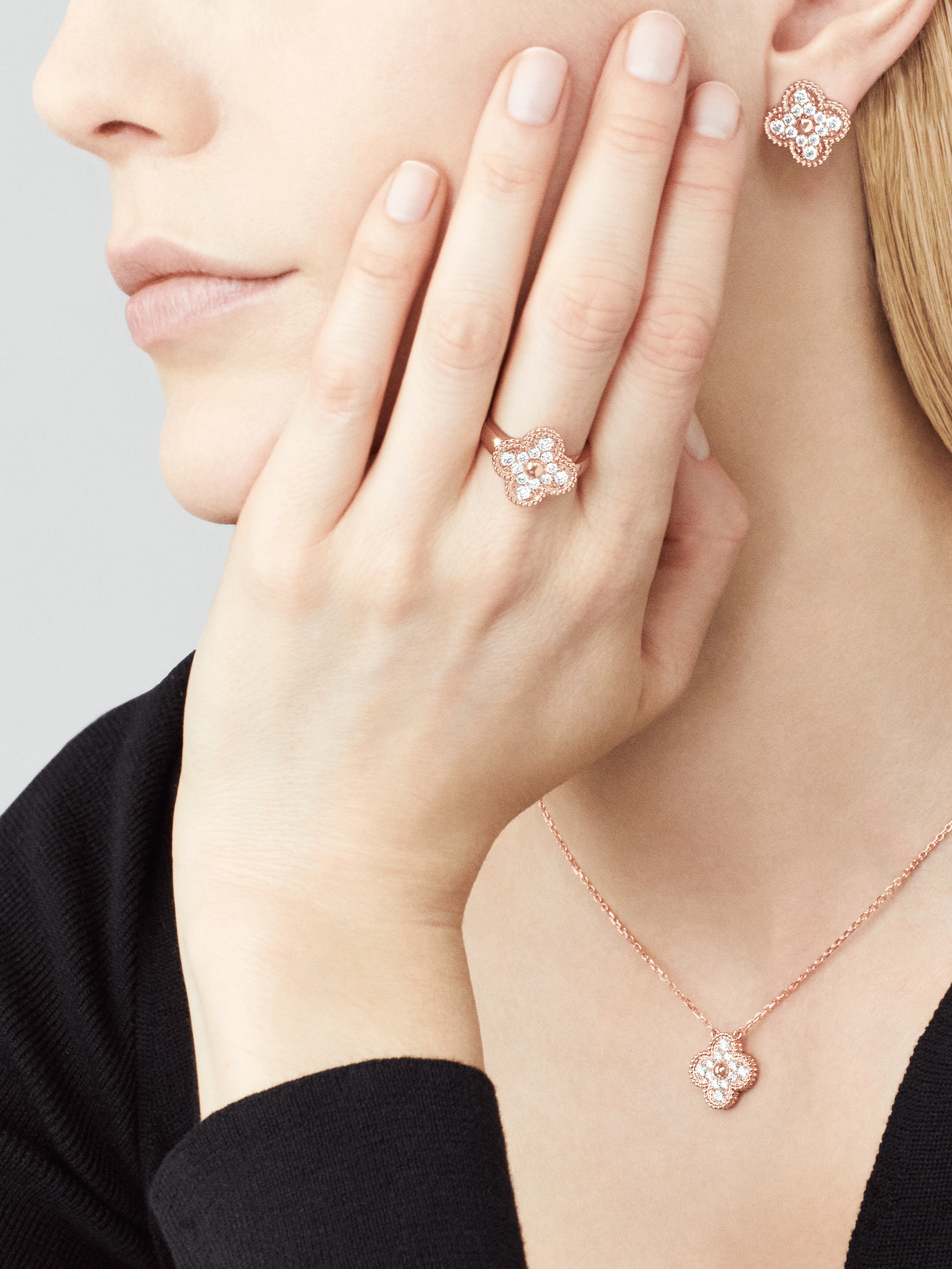ヴィンテージ アルハンブラ ペンダント, ローズ ゴールド, ダイヤモンド: 12 石, 0.48 カラット, Worn Alternative, Jewelry Pendent