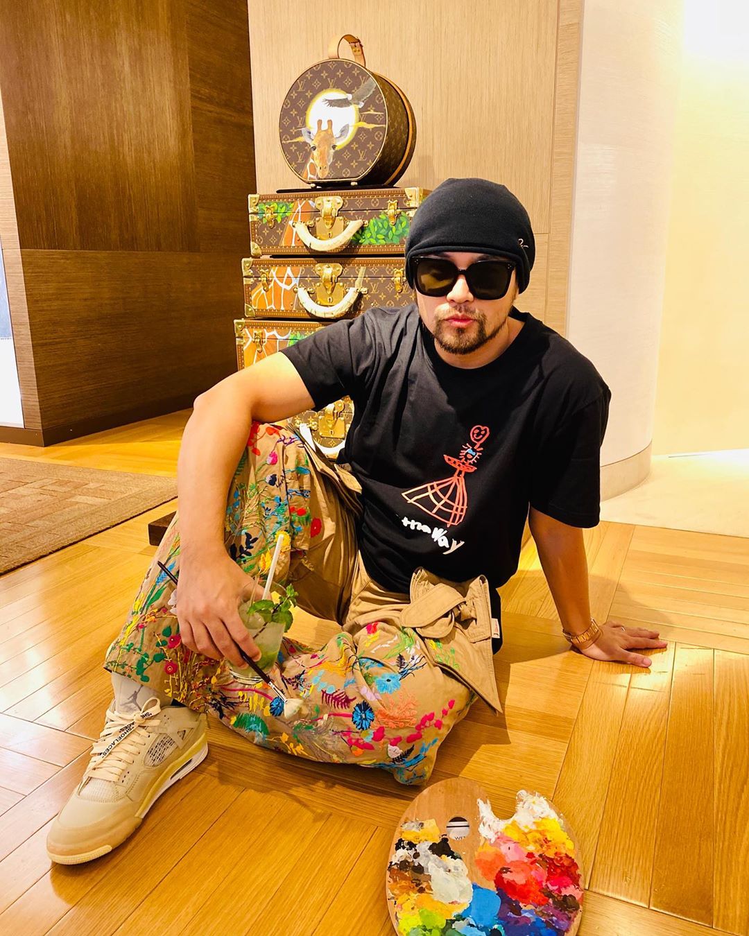 周杰伦,Nike,OFF-WHITE  半小时狂赚 2000W！大半个娱乐圈看他直播晒鞋！明星鞋头我只服他！