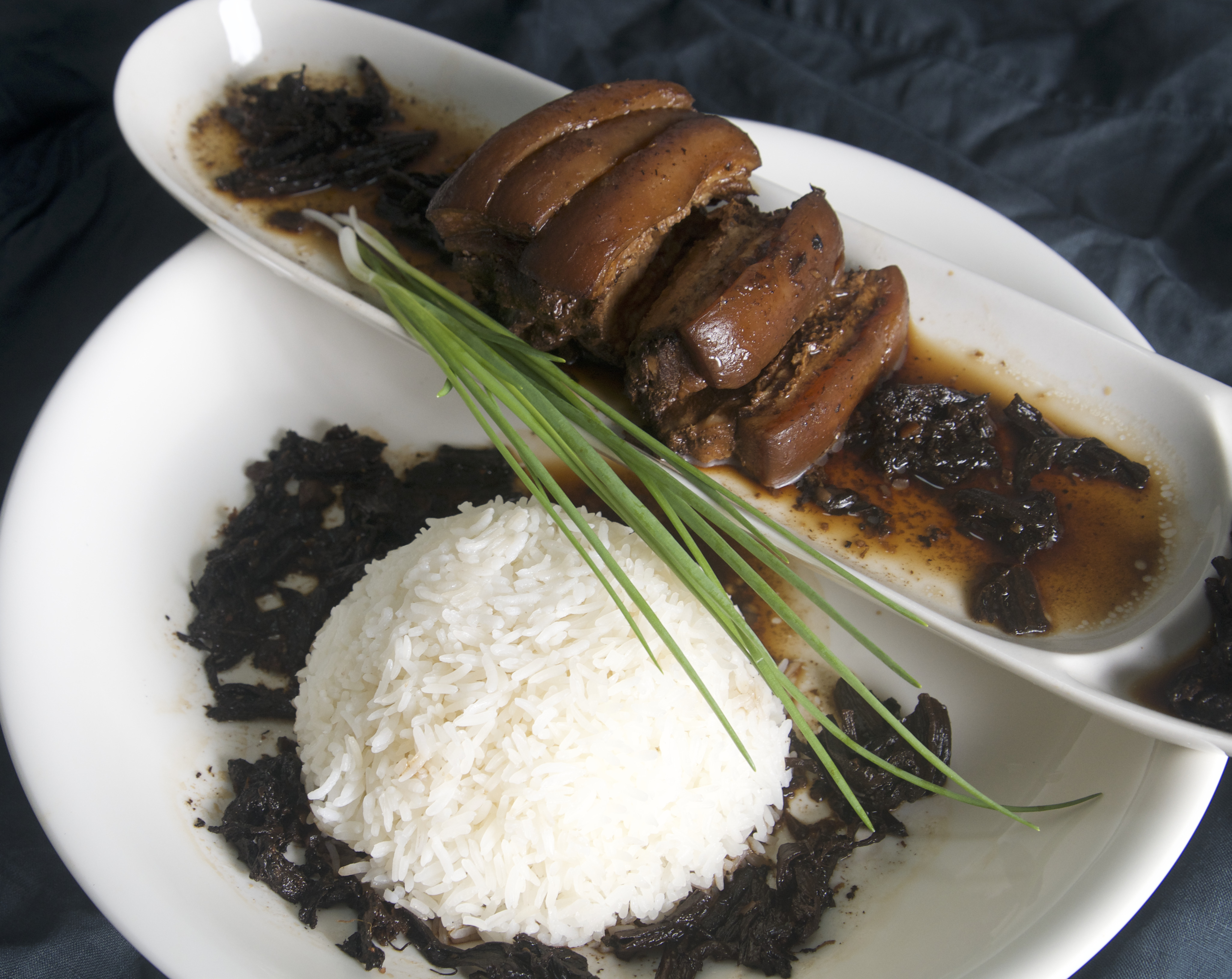 Braised Pork with Preserved Mustard (梅菜扣肉）- Hakka Imperial Kitchen