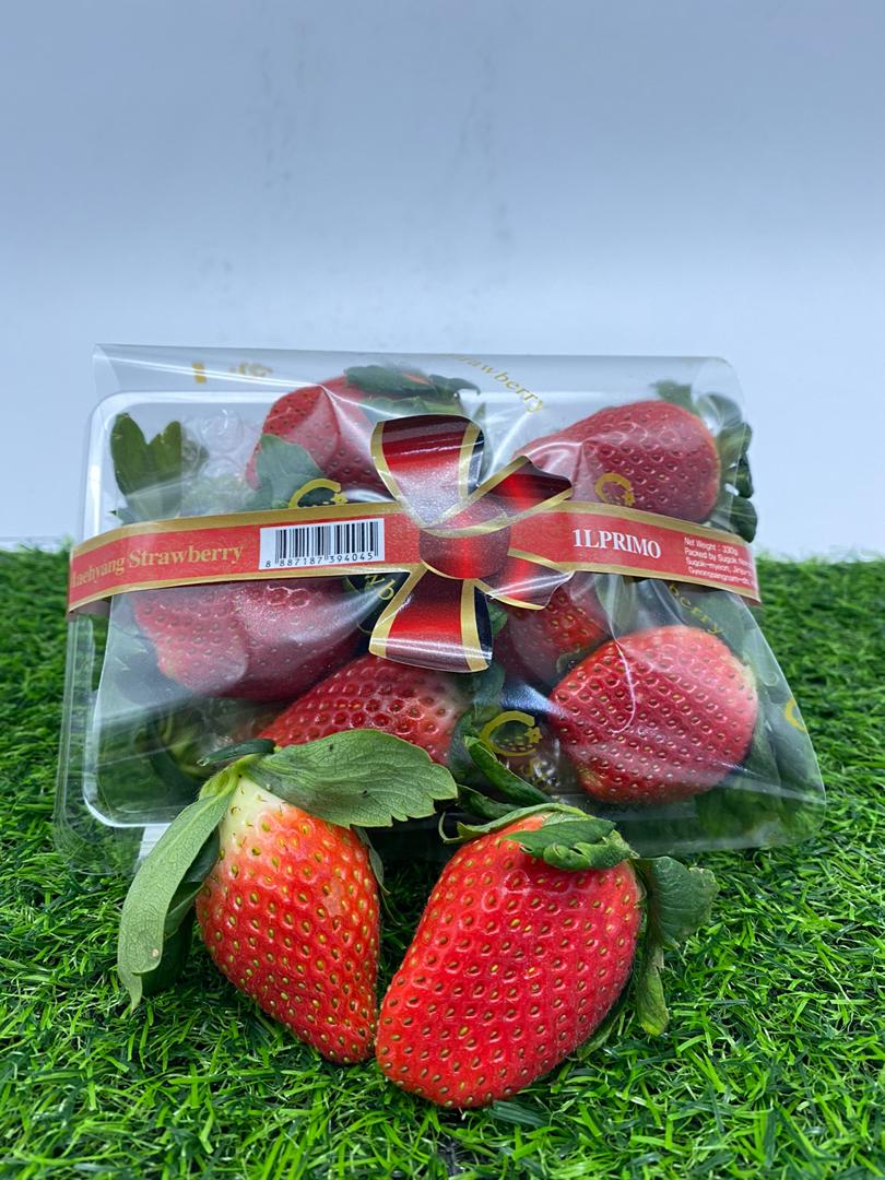 Korean Strawberry XXL Size 330g
