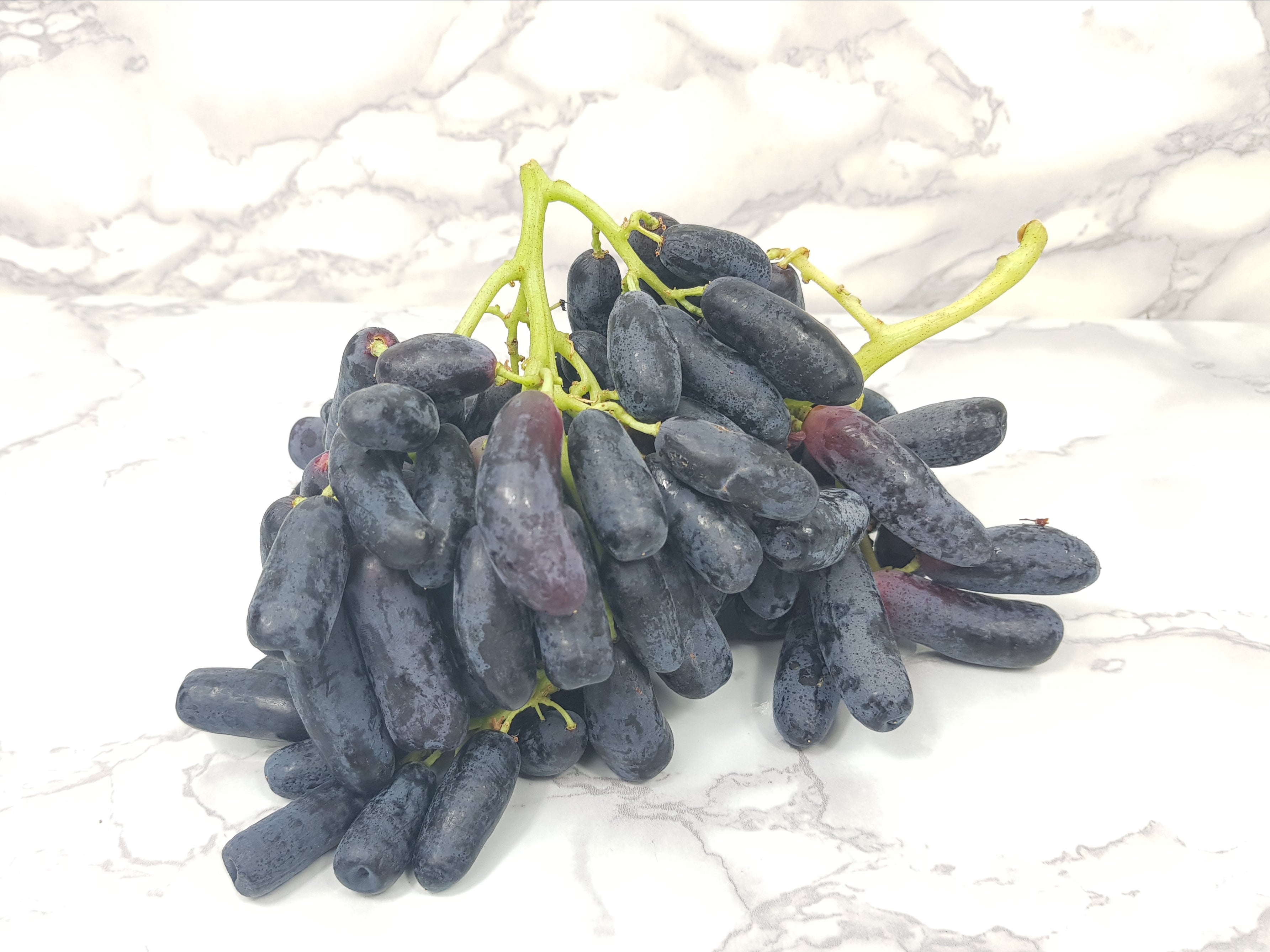USA Sweet Sapphire Black Seedless Grapes (500g)