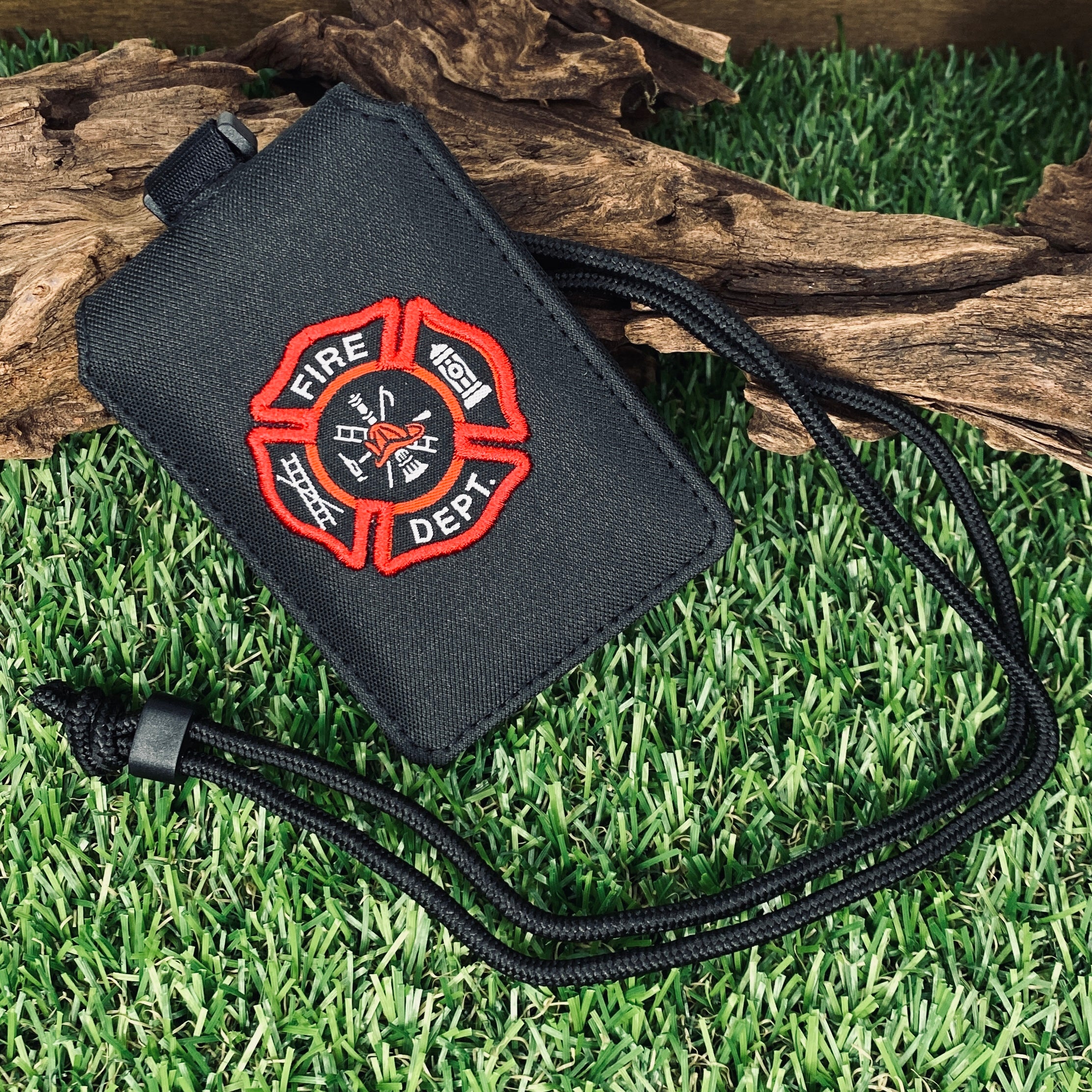 High Desert - Tactical Neck ID Holder (Vertical V1)