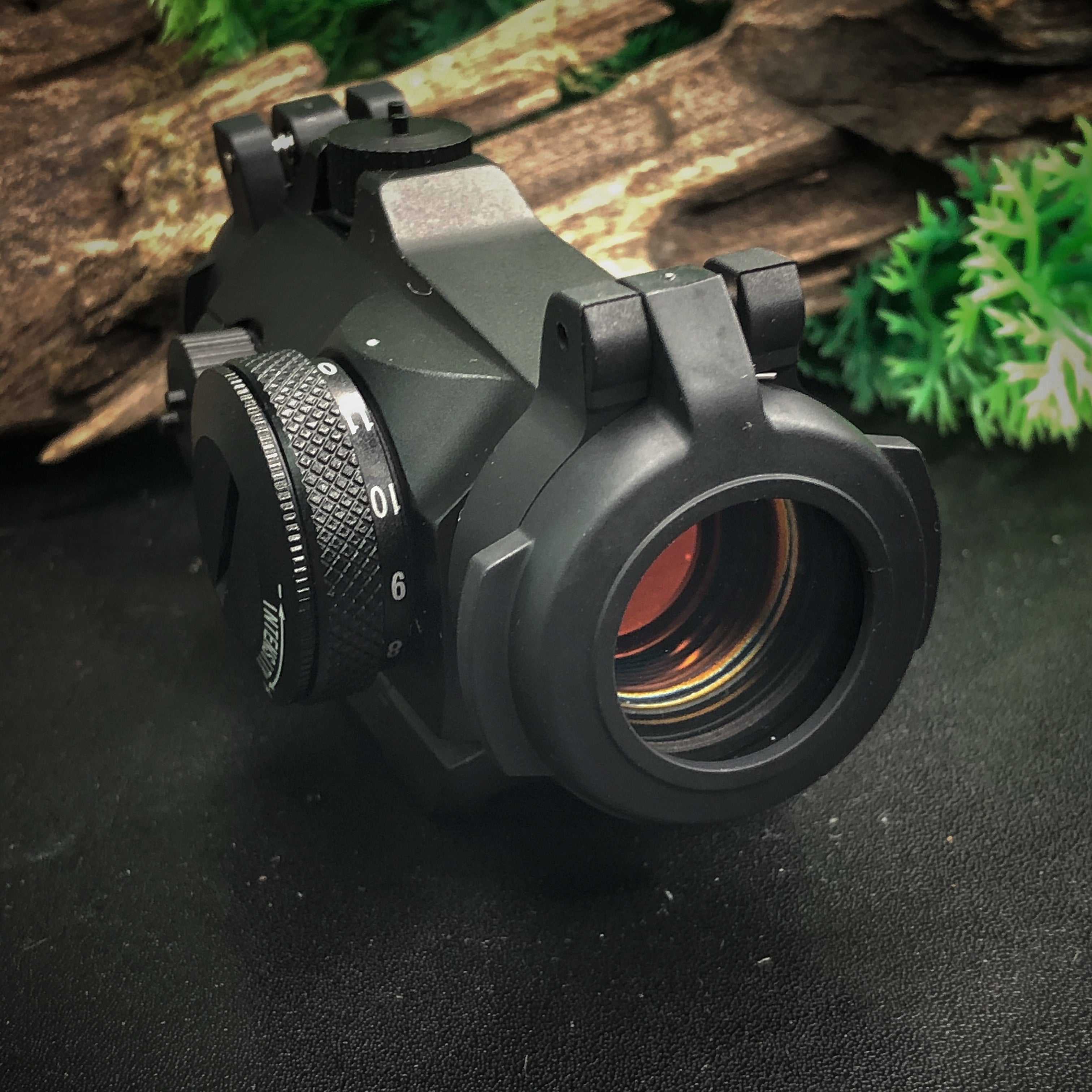 Red Dot Sight - H2 Aim Point (Low Mounted)