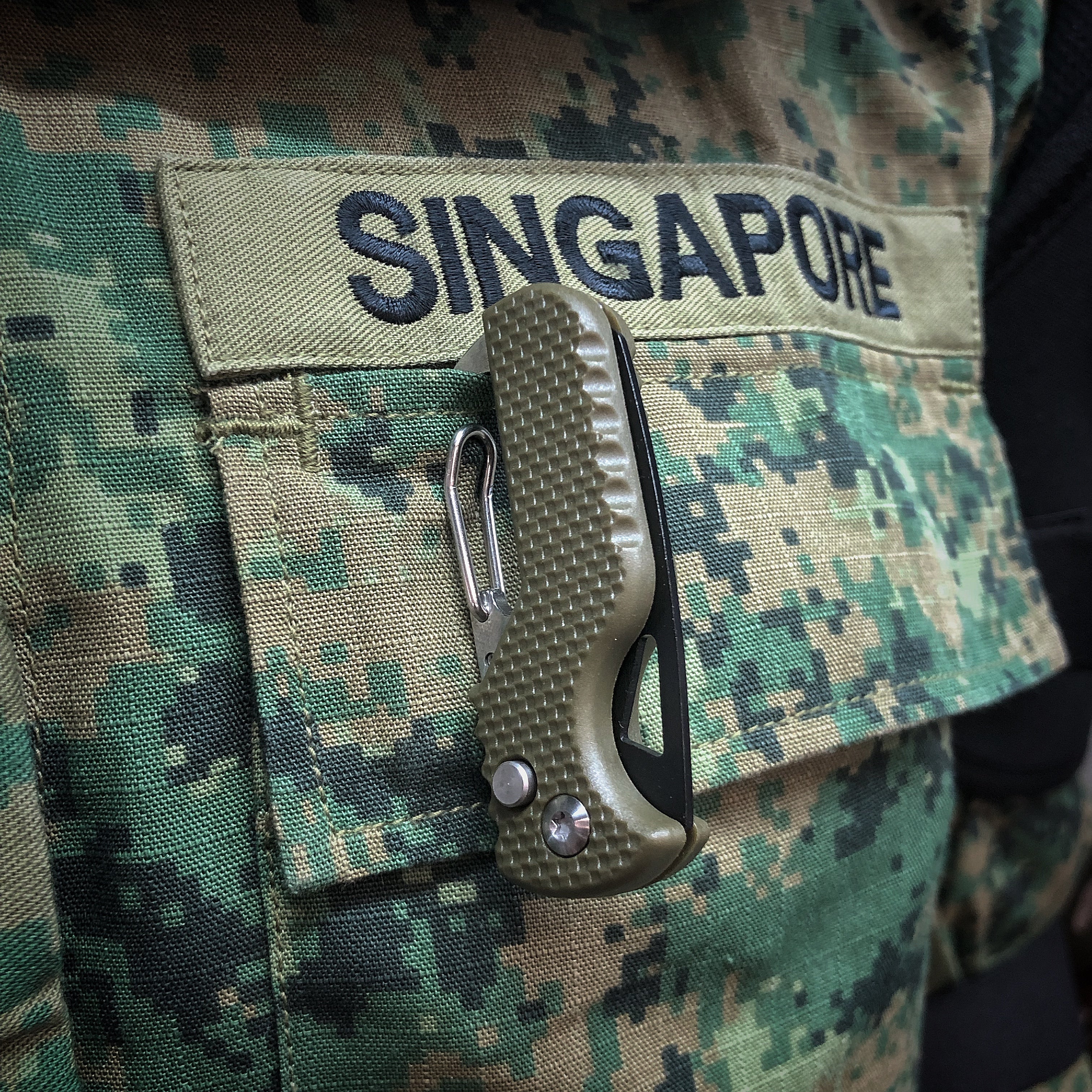 Military Supply Safety Cutter With Carabiner