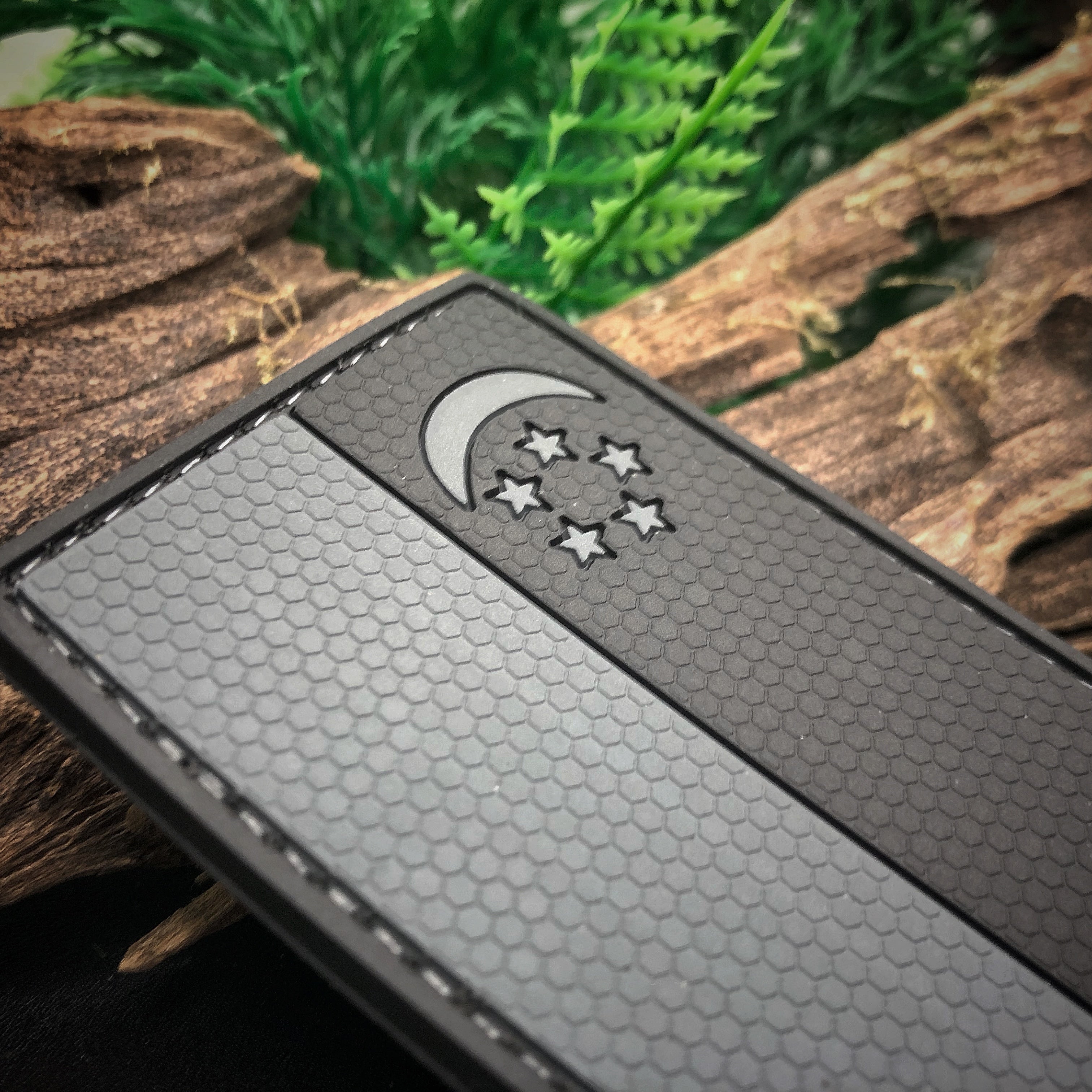 Rubber Patch - Singapore Flag (Honeycomb Textured)