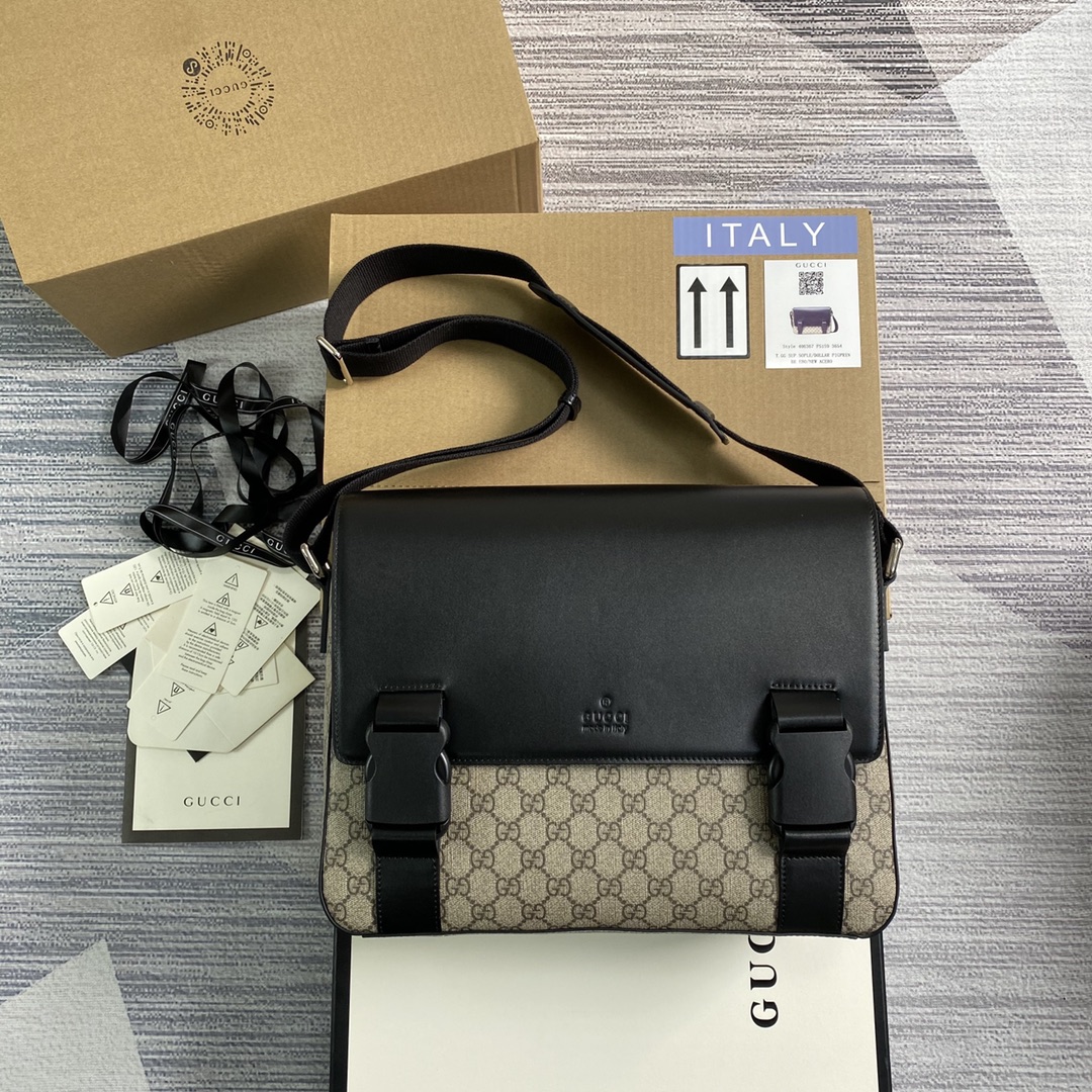Gucci Signature leather messenger Brown