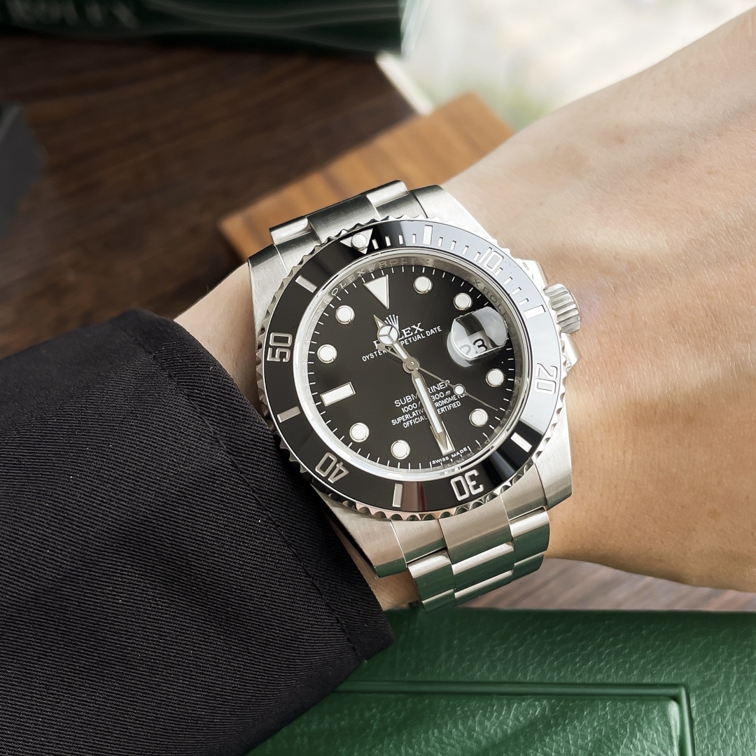 Rolex 2020 unworn Submariner Date 41mm