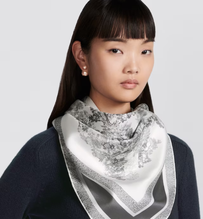 TOILE DE JOUY SAUVAGE 90 SQUARE SCARF