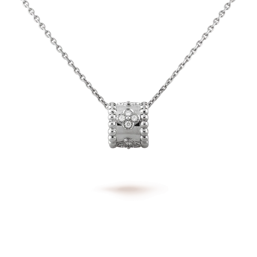 Perlée clovers pendant