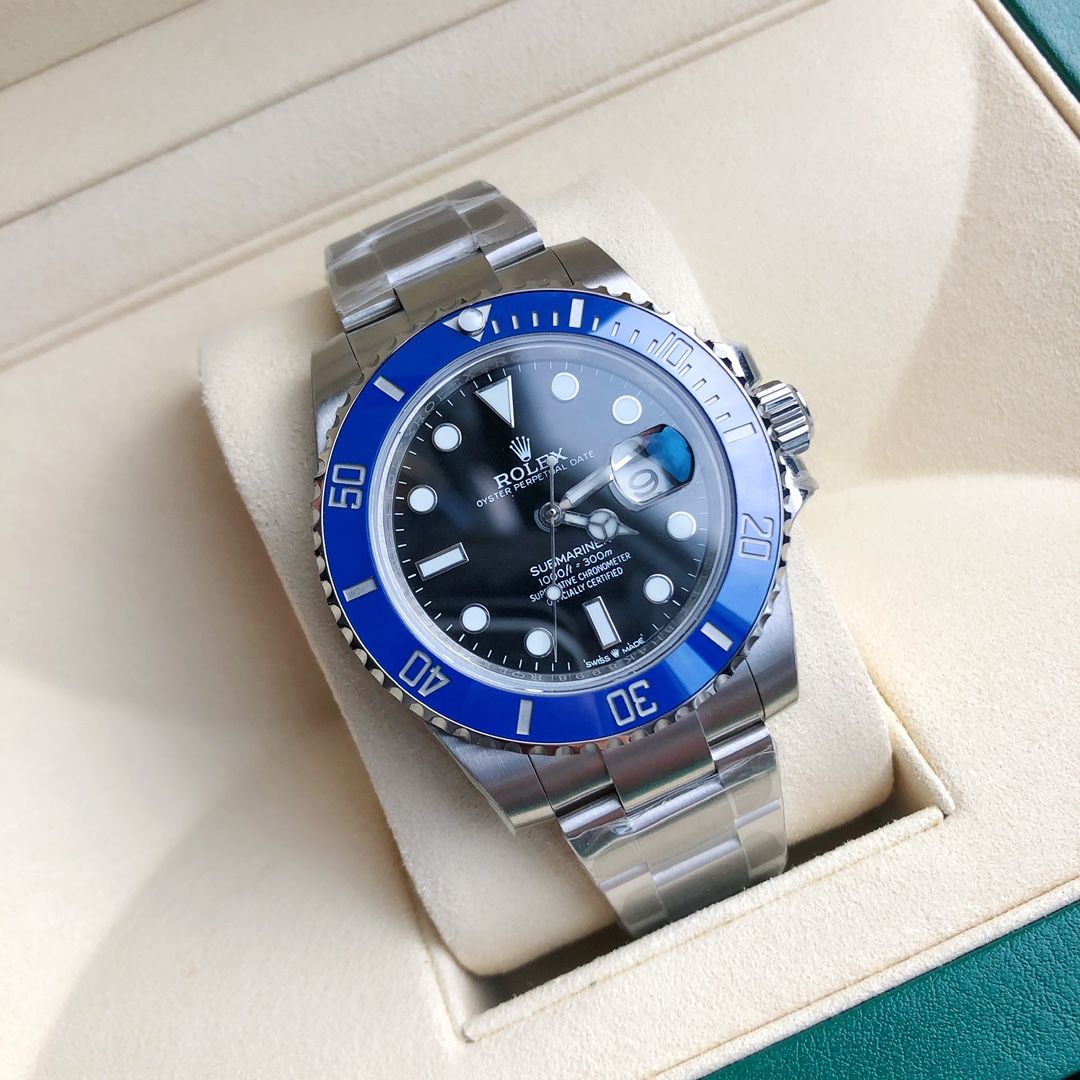 Rolex 2020 unworn Submariner Date 41mm