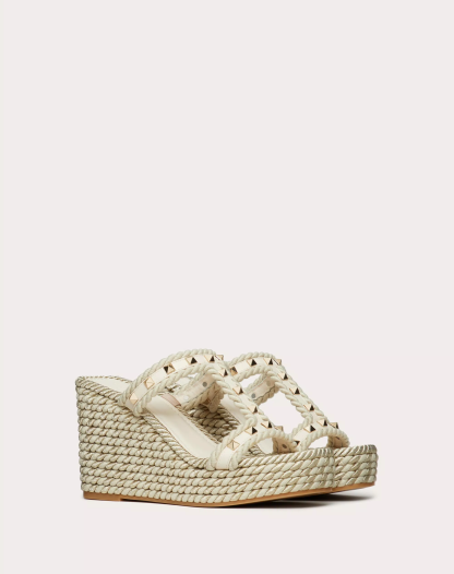 ROCKSTUD WEDGE IN CALFSKIN 90 MM