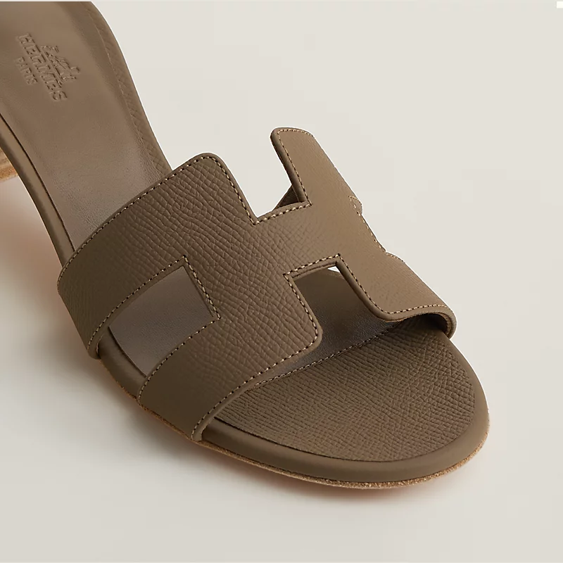 Oasis sandal