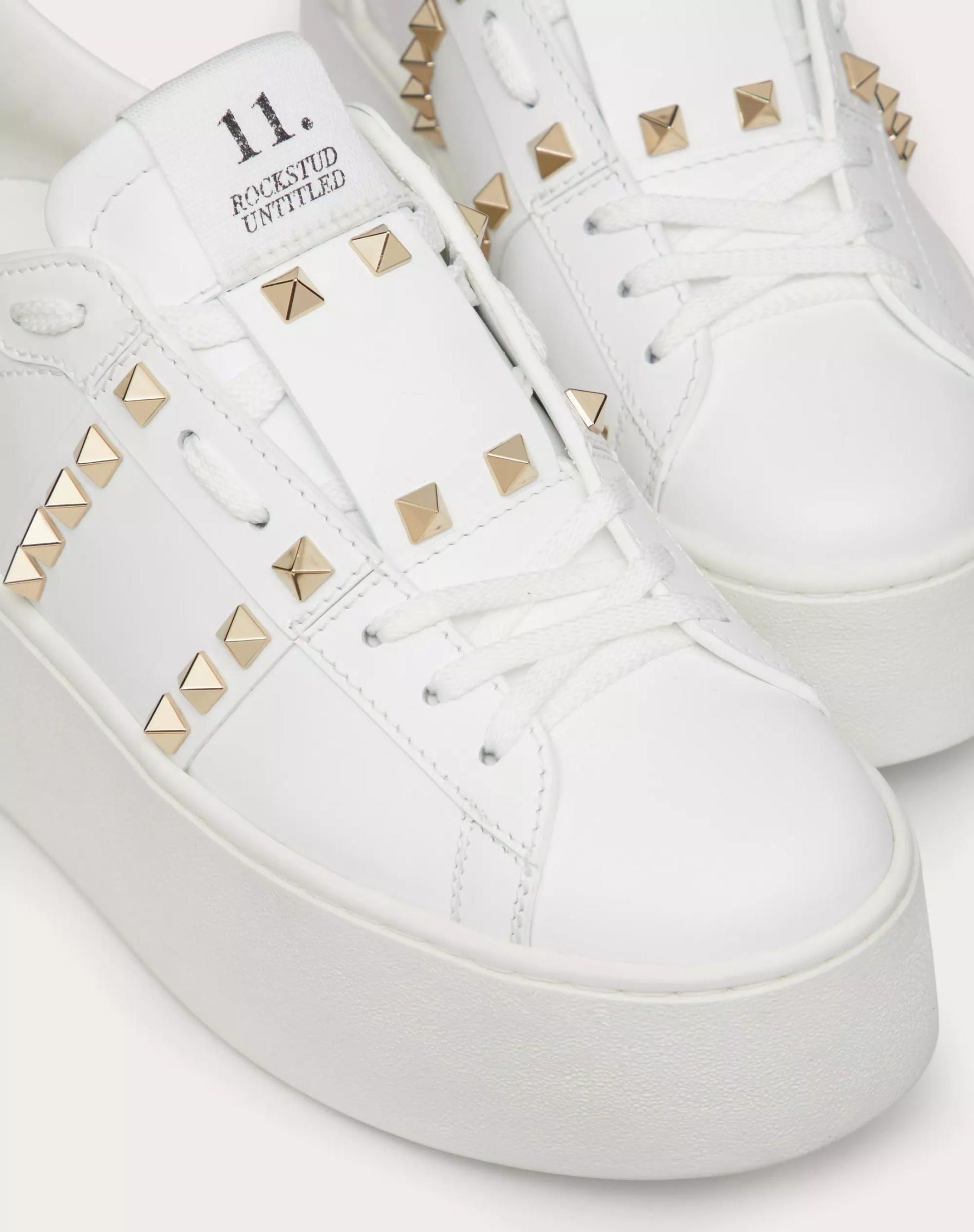 FLATFORM ROCKSTUD UNTITLED SNEAKER IN CALFSKIN
